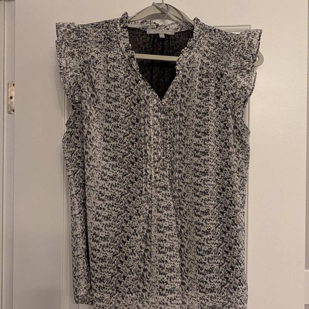 Women's Black and White Ruffle Sleeve Top